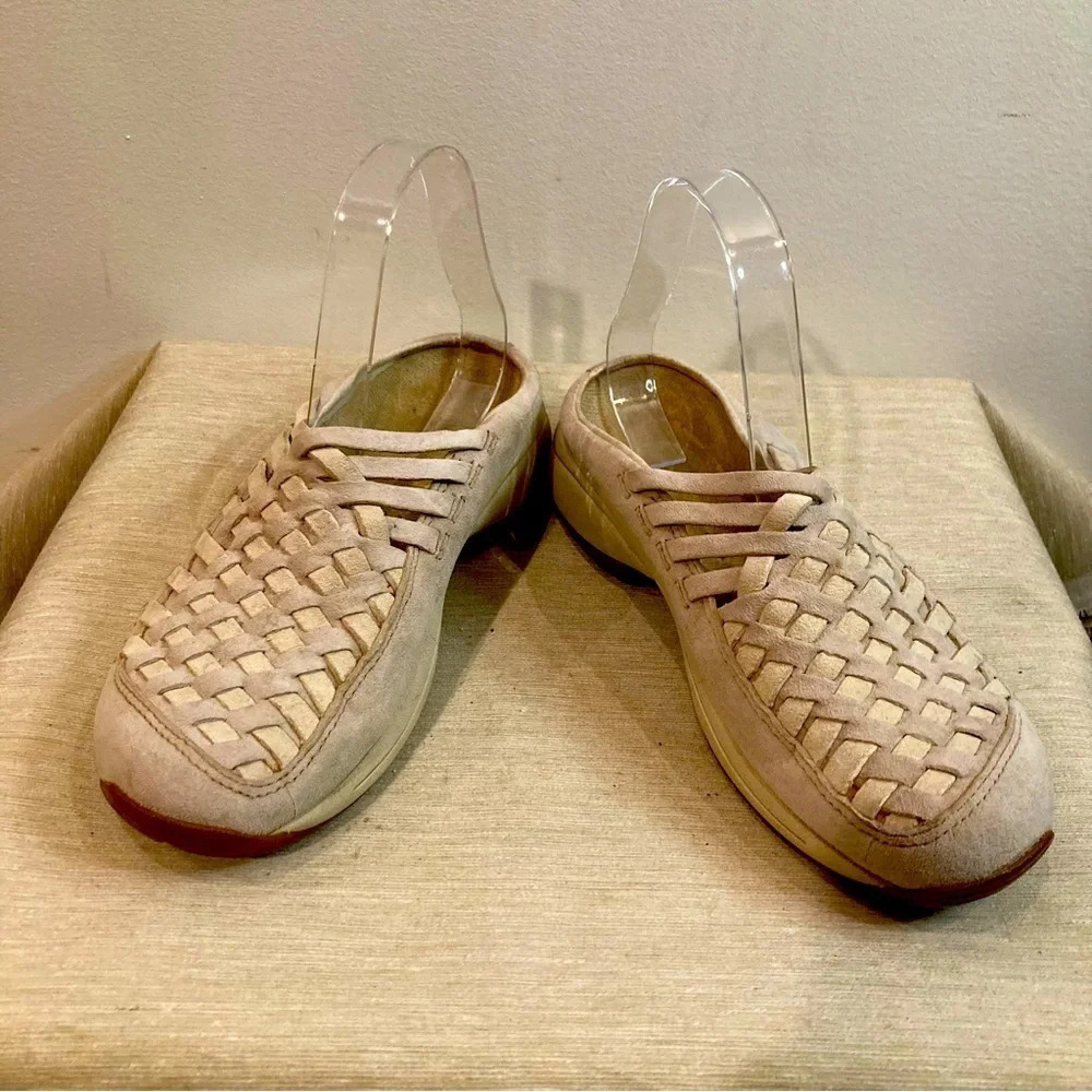 MERRELL Sz 7 Primo Weave Slip On Leather Grip Soles Comfort Sandals Shoes